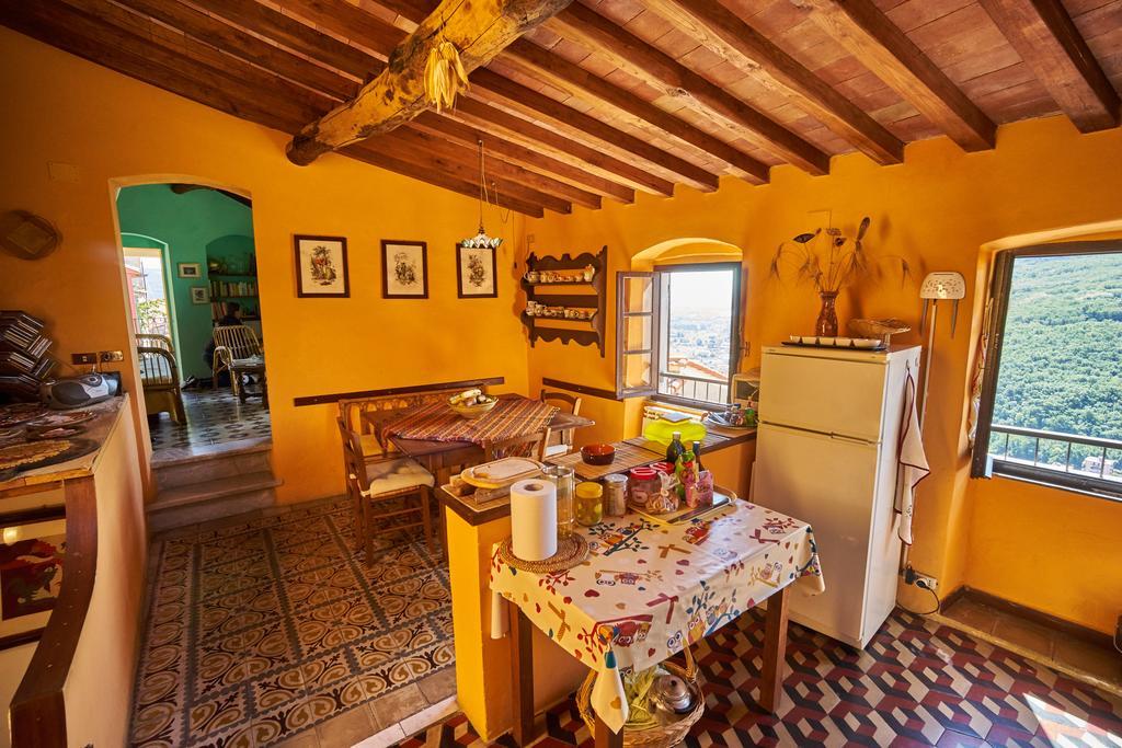 Sotto Il Castello Bed and Breakfast Trebiano Zewnętrze zdjęcie